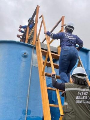 Entre os dias 6 e 10 de outubro, a Fundação de Vigilância em Saúde do Amazonas – Dra. Rosemary Costa Pinto (FVS-RCP) realizou visitas técnicas em Tabatinga para monitorar a qualidade da água distribuída à população. A ação faz parte de um programa estadual que visa garantir o acesso a água potável e prevenir doenças relacionadas ao consumo de água contaminada.